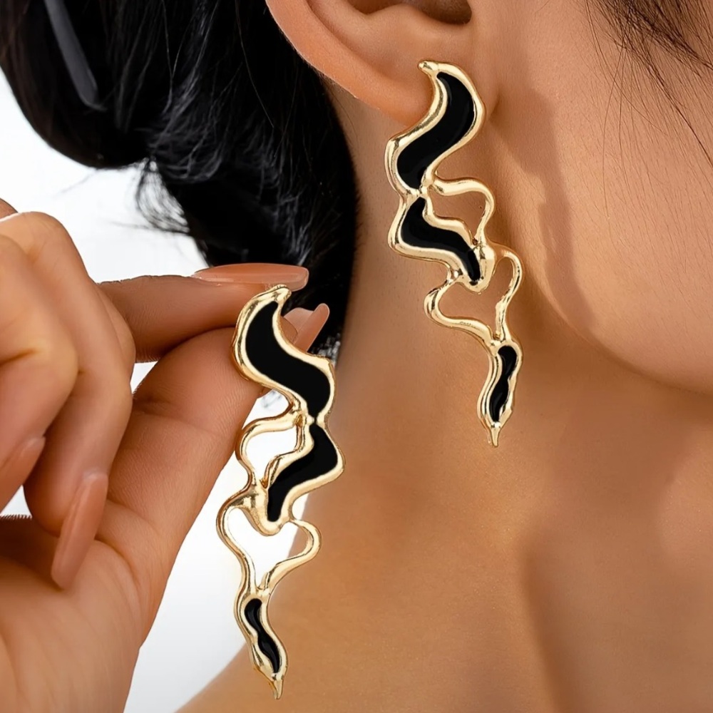 14k Gold Plated Vintage Style Gold & Black Drop Earrings